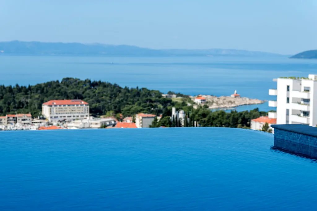 Contemporary Villa with Infinity Pool in Makarska