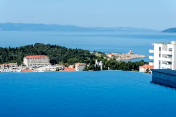Contemporary Villa with Infinity Pool in Makarska