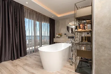 Contemporary Villa with Infinity Pool in Makarska