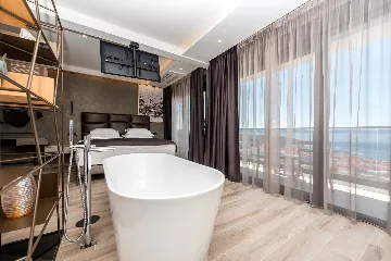 Contemporary Villa with Infinity Pool in Makarska