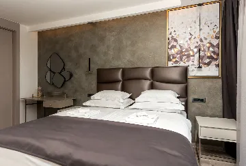 Contemporary Villa with Infinity Pool in Makarska