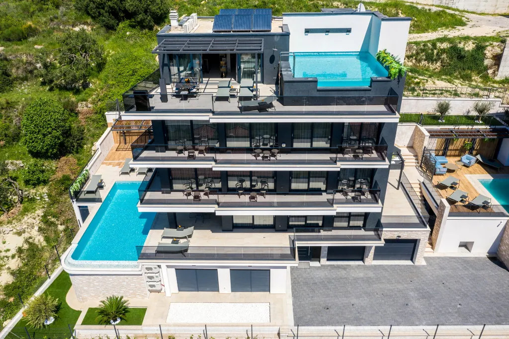 Contemporary Villa with Heated Pool Makarska