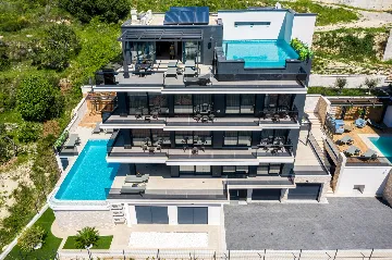 Contemporary Villa with Heated Pool Makarska