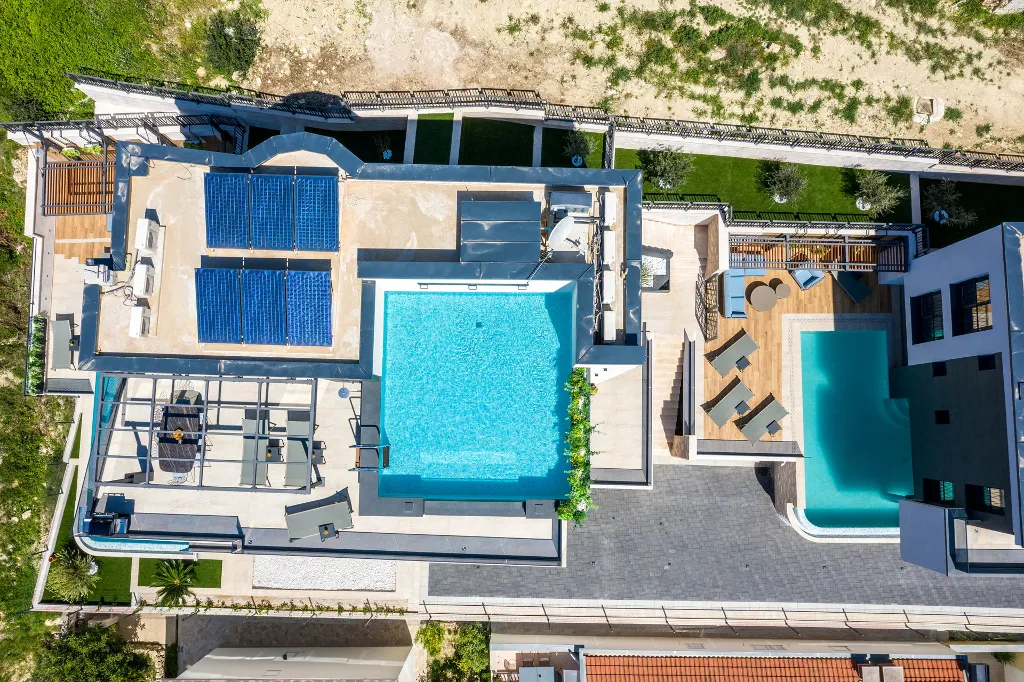 Contemporary Villa with Heated Pool Makarska