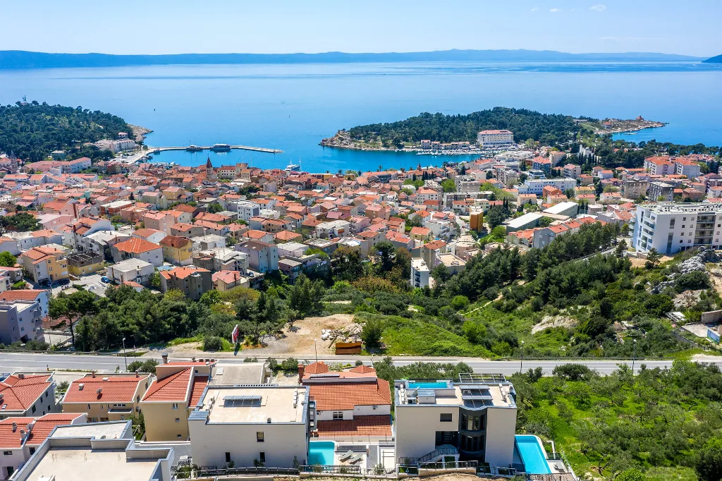 Contemporary Villa with Heated Pool Makarska