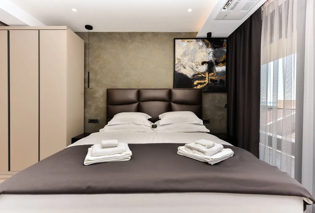 Contemporary Villa with Heated Pool Makarska