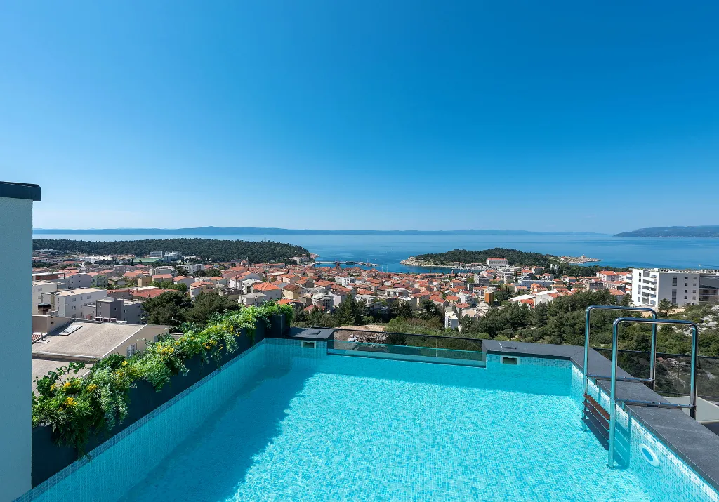 Contemporary Villa with Heated Pool Makarska