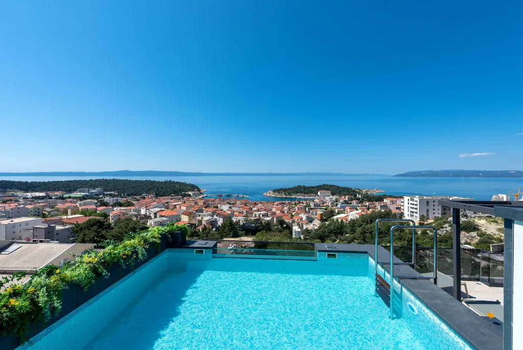 Contemporary Villa with Heated Pool Makarska