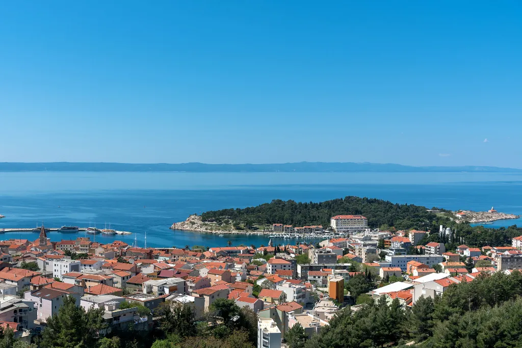 Contemporary Villa with Heated Pool Makarska