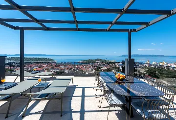 Contemporary Villa with Heated Pool Makarska