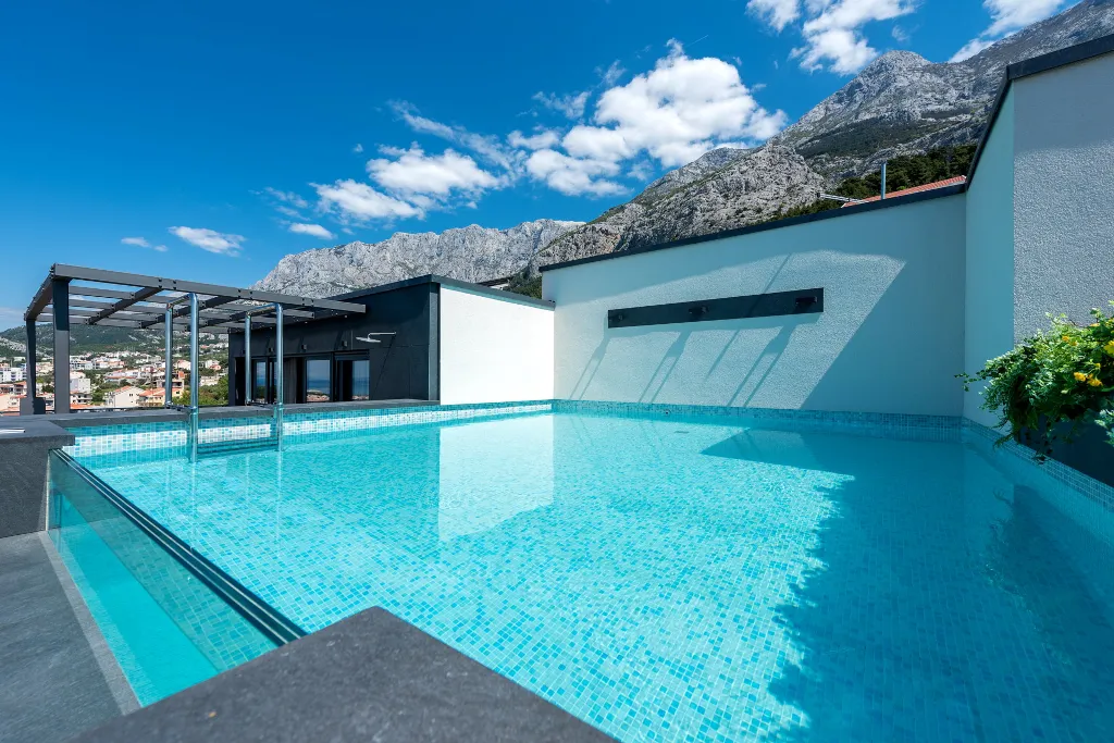 Contemporary Villa with Heated Pool Makarska