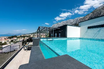 Contemporary Villa with Heated Pool Makarska