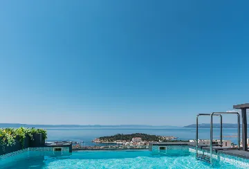 Contemporary Villa with Heated Pool Makarska