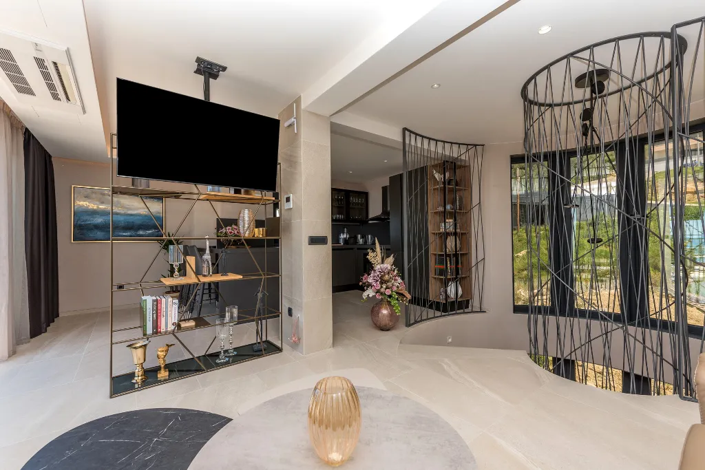 Contemporary Villa with Heated Pool Makarska