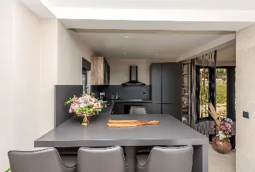 Contemporary Villa with Heated Pool Makarska