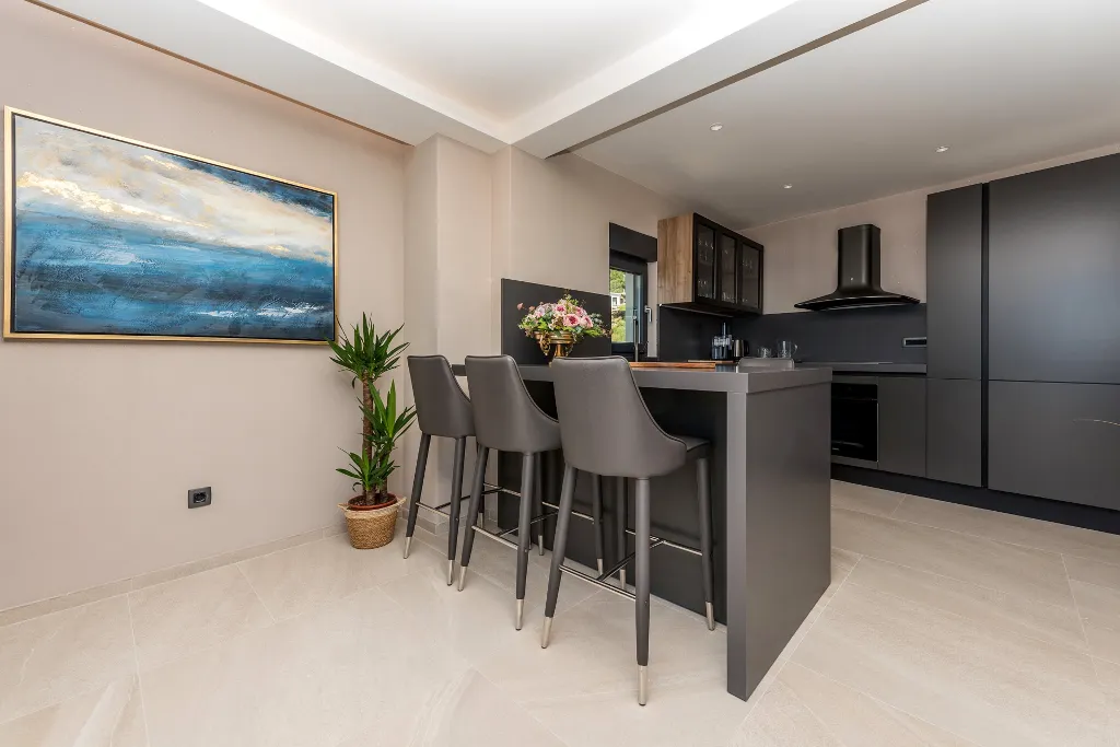 Contemporary Villa with Heated Pool Makarska