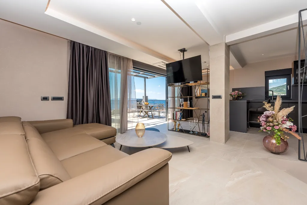 Contemporary Villa with Heated Pool Makarska
