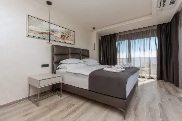 Contemporary Villa with Heated Pool Makarska