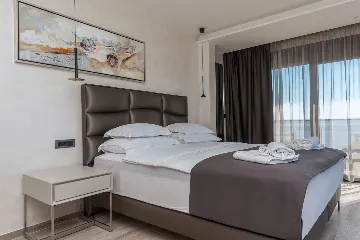 Contemporary Villa with Heated Pool Makarska