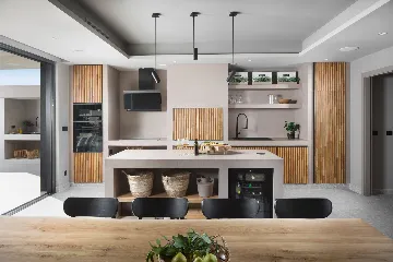 Modern Seaside Villa with Pool in Orašac