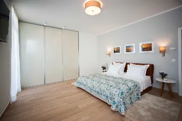 Contemporary Seafront Villa with Pool in Sutivan