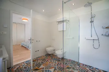 Contemporary Seafront Villa with Pool in Sutivan