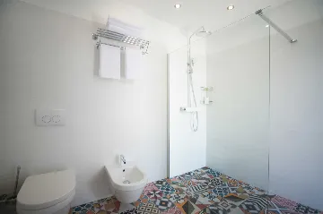 Contemporary Seafront Villa with Pool in Sutivan