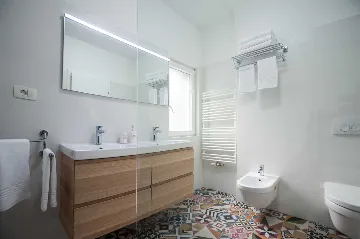 Contemporary Seafront Villa with Pool in Sutivan