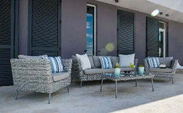 Contemporary Seafront Villa with Pool in Sutivan