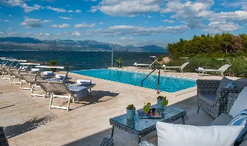 Contemporary Seafront Villa with Pool in Sutivan