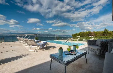 Contemporary Seafront Villa with Pool in Sutivan