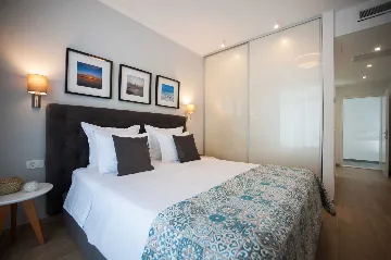 Contemporary Seafront Villa with Pool in Sutivan