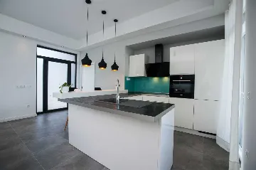 Contemporary Seafront Villa with Pool in Sutivan