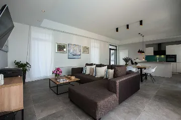 Contemporary Seafront Villa with Pool in Sutivan