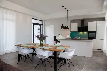 Contemporary Seafront Villa with Pool in Sutivan