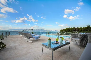 Contemporary Seafront Villa with Pool in Sutivan