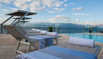 Contemporary Seafront Villa with Pool in Sutivan