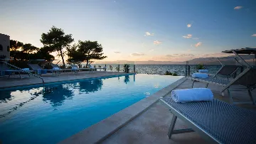 Contemporary Seafront Villa with Pool in Sutivan