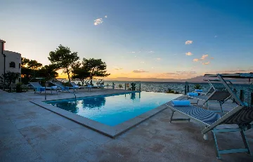 Contemporary Seafront Villa with Pool in Sutivan