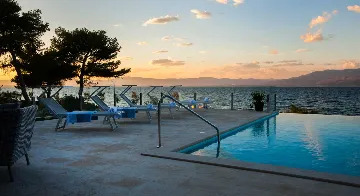 Contemporary Seafront Villa with Pool in Sutivan