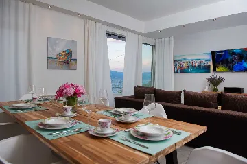 Contemporary Seafront Villa with Pool in Sutivan