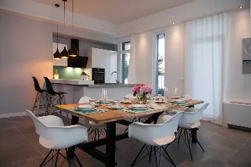 Contemporary Seafront Villa with Pool in Sutivan