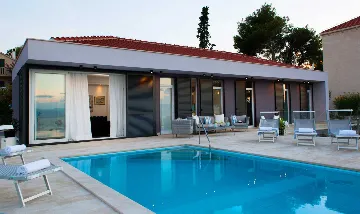 Contemporary Seafront Villa with Pool in Sutivan