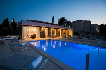 Contemporary Seafront Villa with Pool in Sutivan