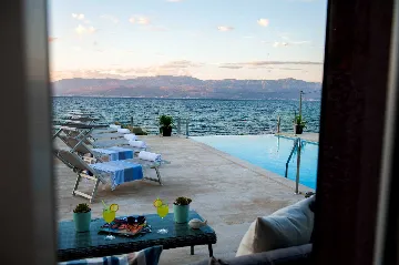 Contemporary Seafront Villa with Pool in Sutivan