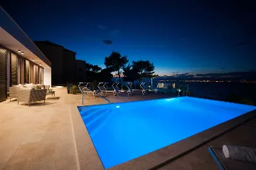 Contemporary Seafront Villa with Pool in Sutivan