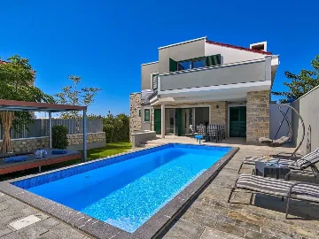 Modern Villa with Heated Pool in Novalja