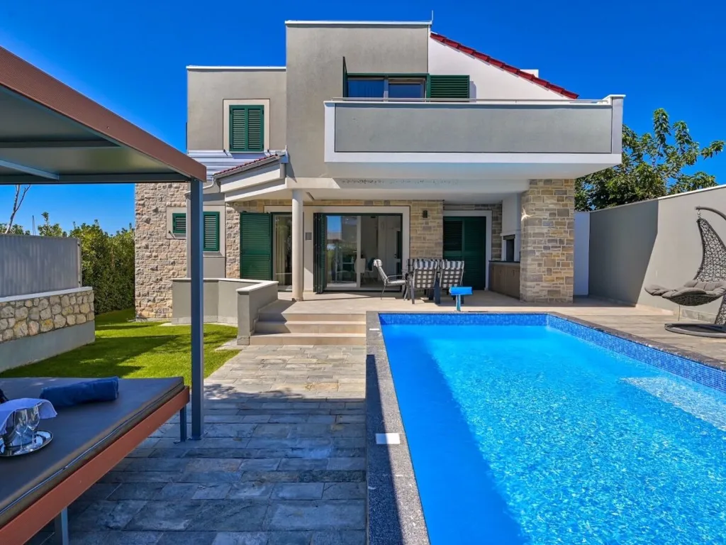 Modern Villa with Heated Pool in Novalja