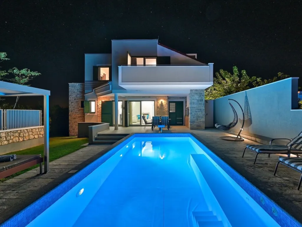 Modern Villa with Heated Pool in Novalja