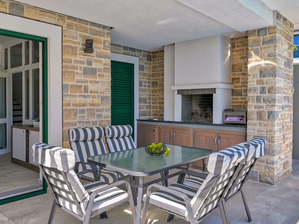 Modern Villa with Heated Pool in Novalja